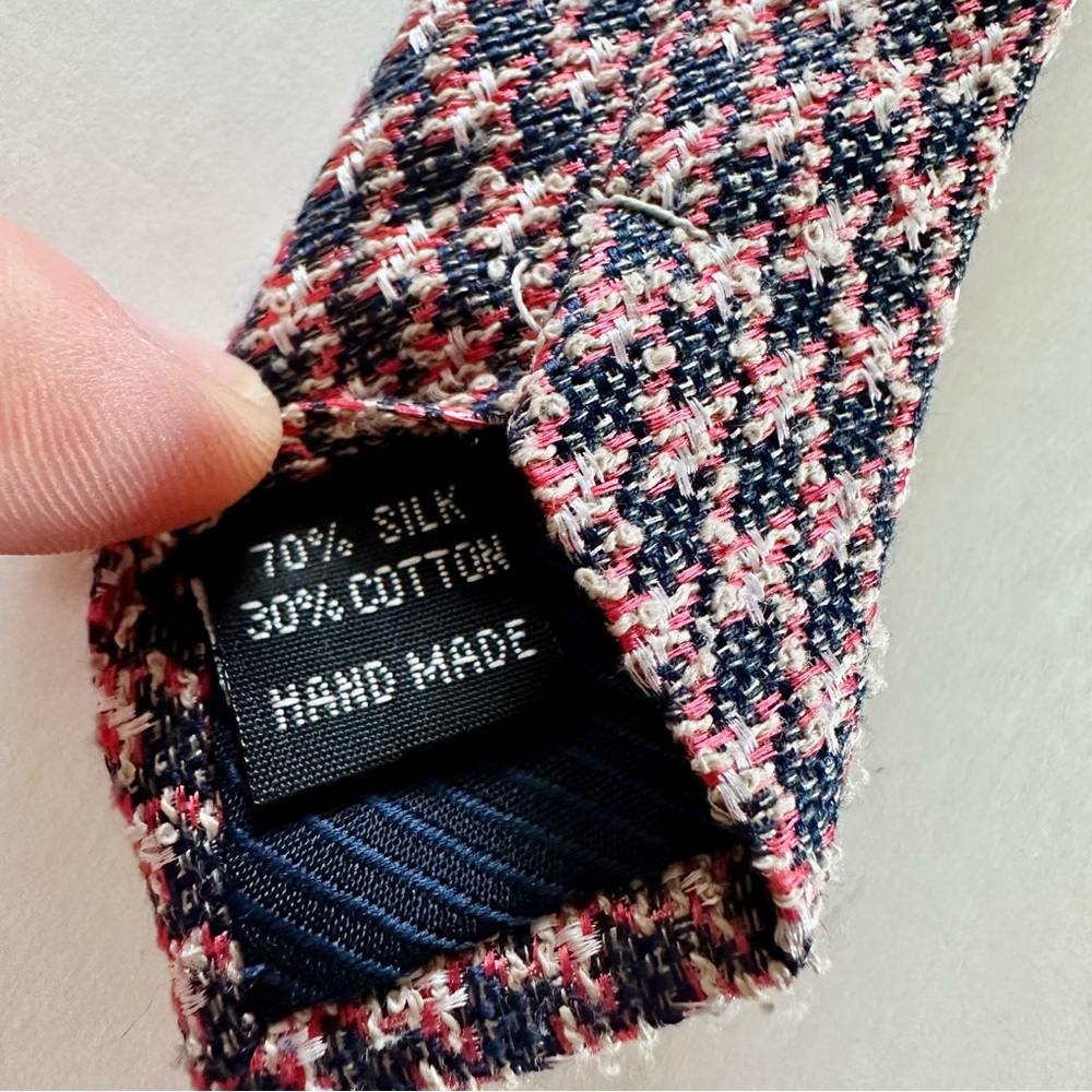 BRUNO MARCHESI Silk Cotton Textured Navy & Pink Houndstooth Classic Tie, 3” - Picture 6 of 7